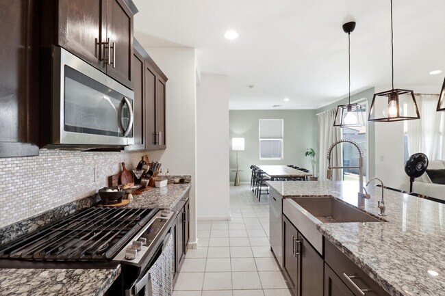 Building Photo - 6737 W Vly Vw Dr