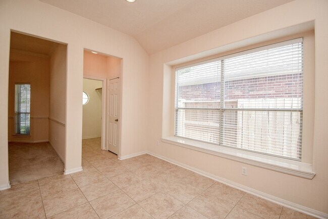 Building Photo - 10727 Gilford Crest Dr