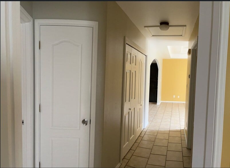 Building Photo - 1804 Agua Fina Ave