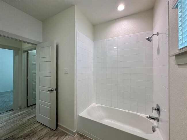 Building Photo - 5132 Vanner Path