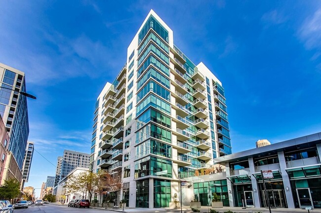 Building Photo - 123 S Green St