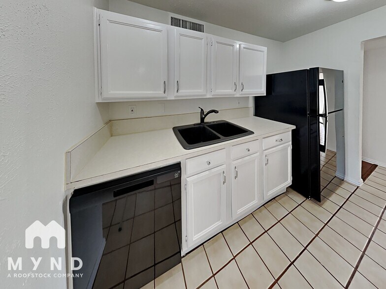 Building Photo - 551 Oldbridge Dr