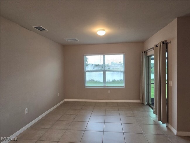 Building Photo - 3187 Estancia Ln