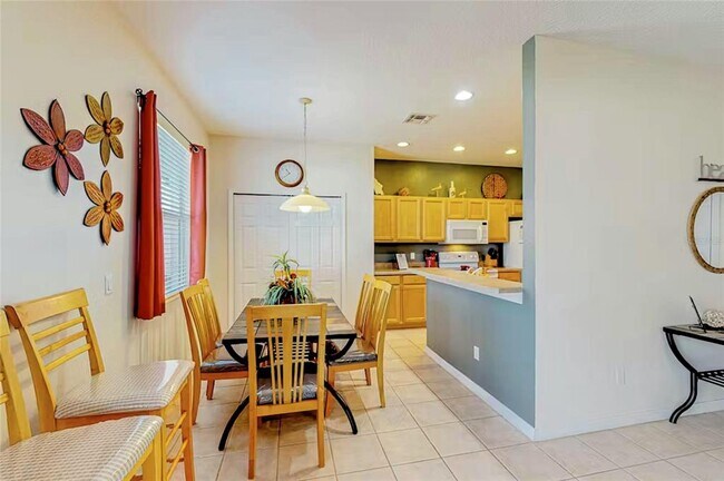 Building Photo - 136 Henley Cir