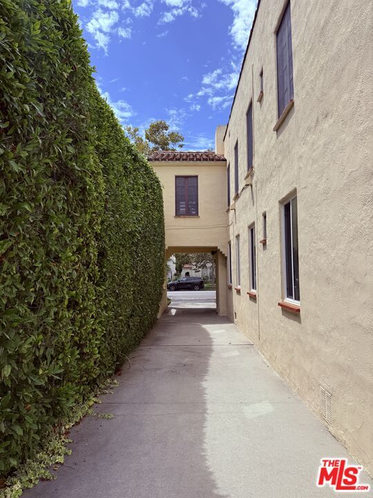 Building Photo - 1032 S Crescent Heights Blvd