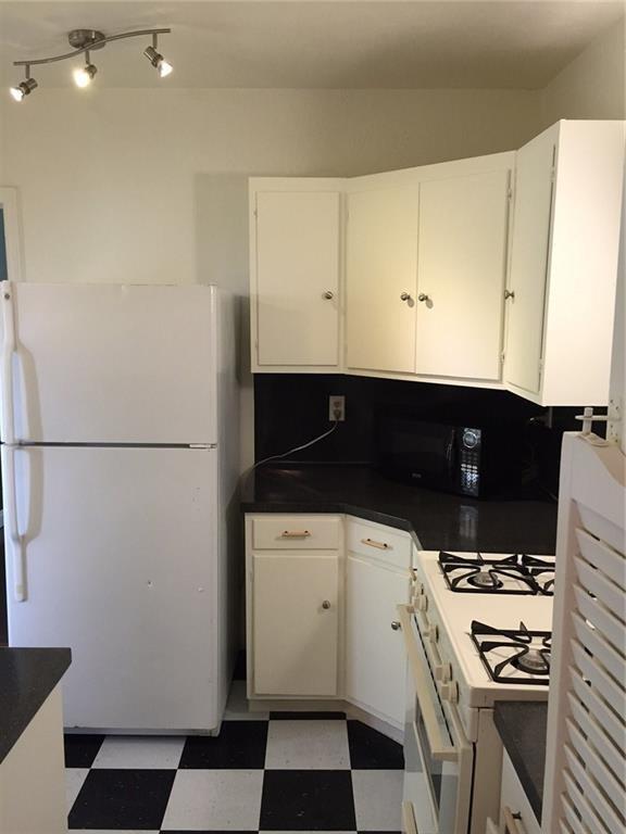 Building Photo - 1507 Pease Rd