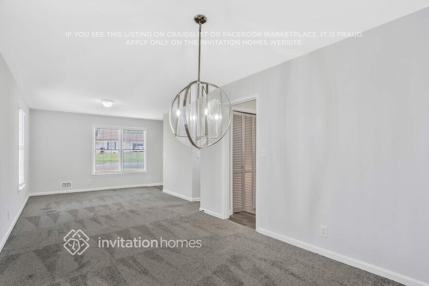 Building Photo - 5041 Edinburgh Terrace