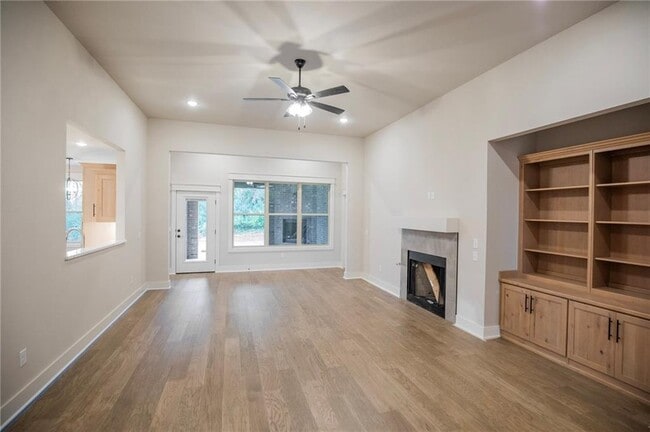 Building Photo - 1371 Padova Ave