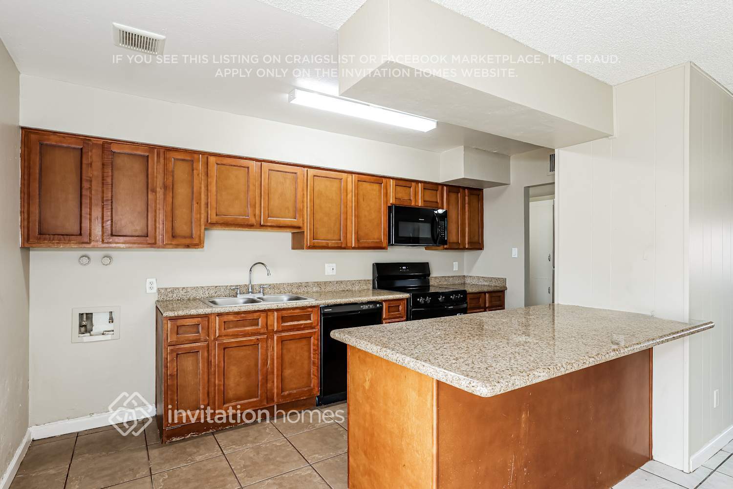 Building Photo - 8233 W Indianola Ave