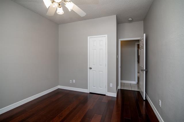 Building Photo - 806 Amber Ct