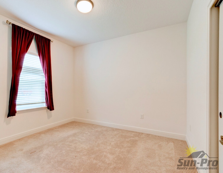 Building Photo - 5563 Estero Loop