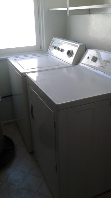 Building Photo - 317 N Gardner St