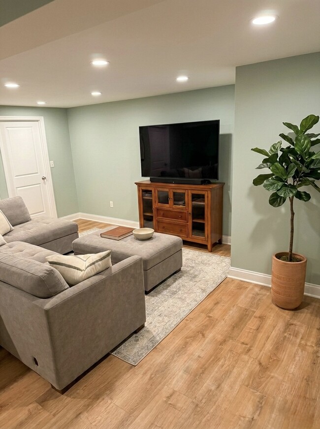 Building Photo - 46 Freymuth Rd