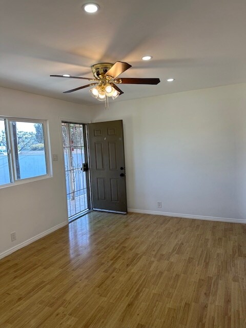 Building Photo - 435 W Acacia Ave