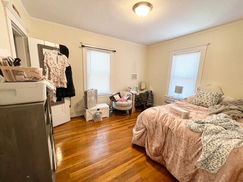 Building Photo - 31 High St