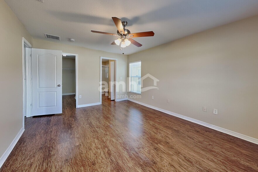Building Photo - 15403 Quail Woods Pl