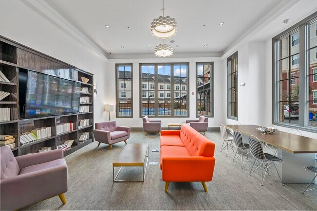 Building Photo - 302 Constitution Ave