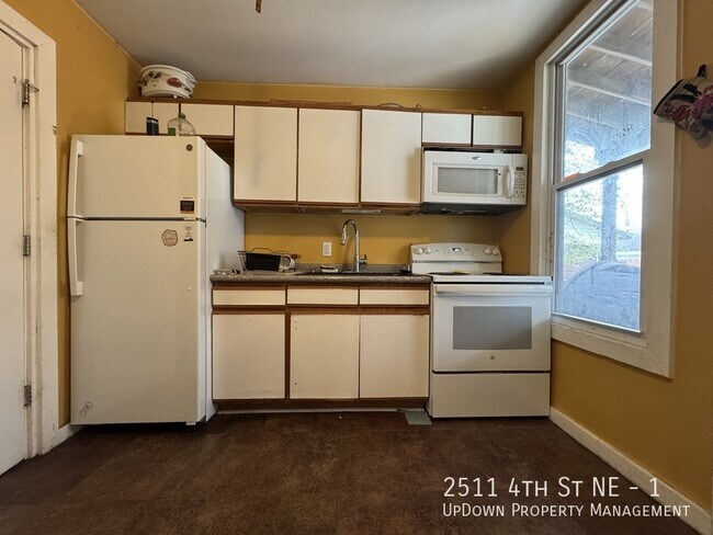 Building Photo - 2511 4th St NE