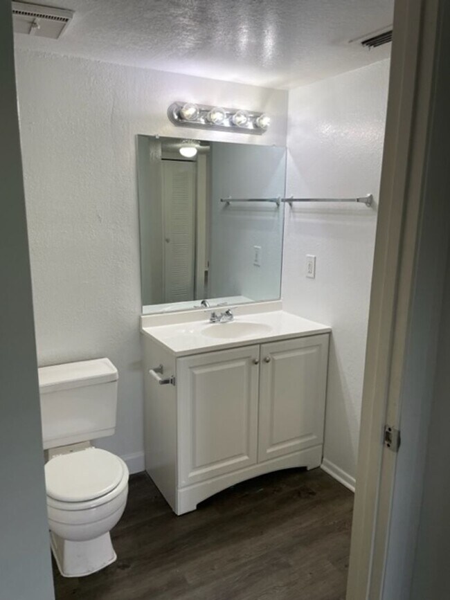 Building Photo - Renovated Two bedroom Two bath condo