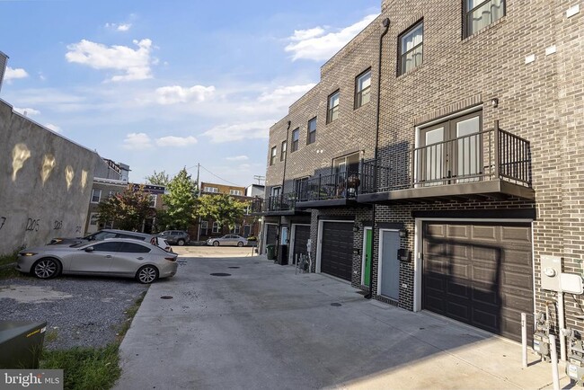 Building Photo - 1207 Clarkson St