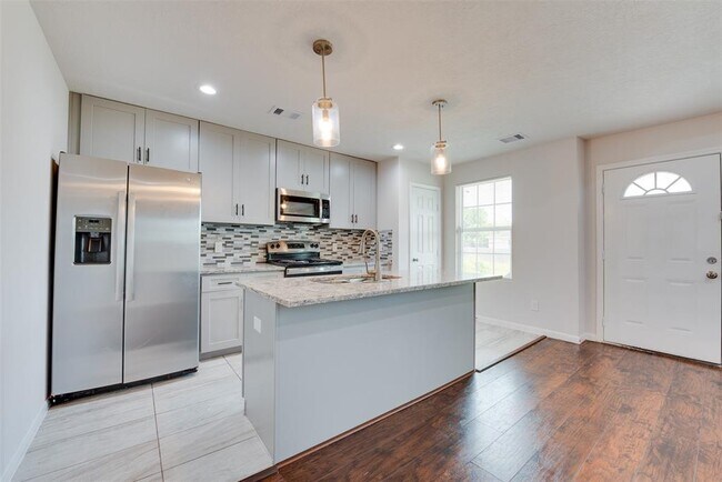 Building Photo - 5405 Groveton St
