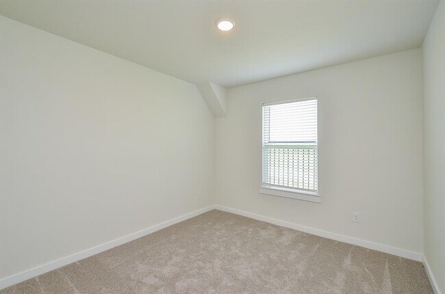 Building Photo - 4656 Peony Grn Dr