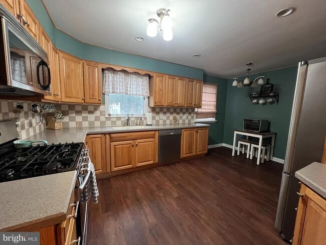 Building Photo - 46 Buck Dr