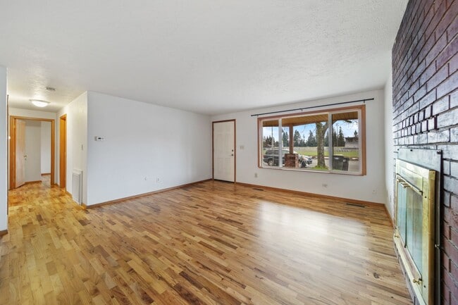 Building Photo - 4218 6th Ave NE