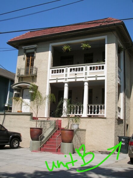 Unit 1823 B is a garden level apartment and is accessible via a side alley on the right side of the - 1823 Robert St