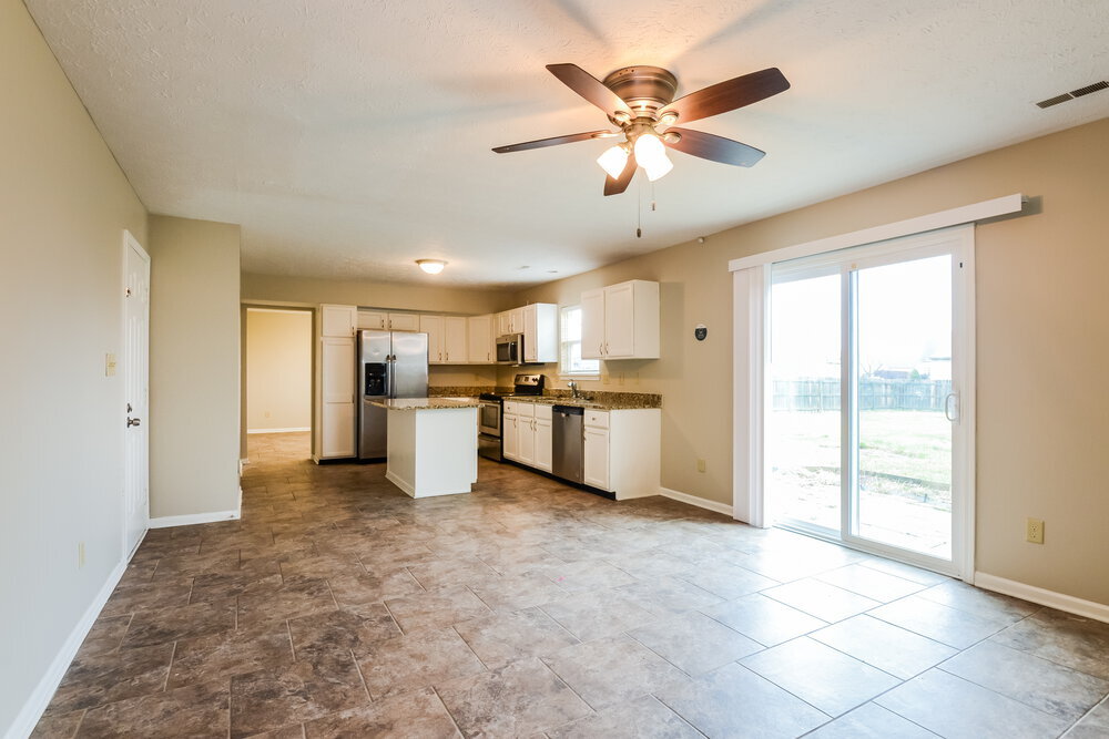 Building Photo - 8570 Eagles Nest Dr