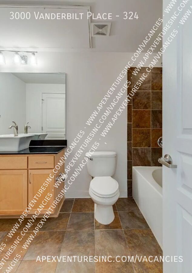 Building Photo - 3000 Vanderbilt Pl