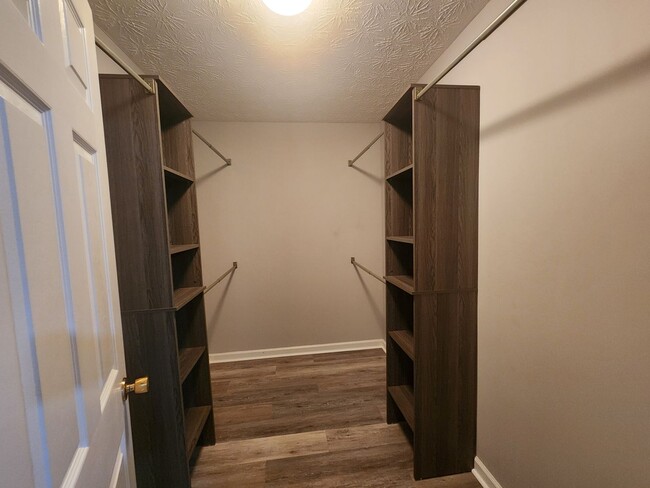 Building Photo - 6523 Fairfax Way