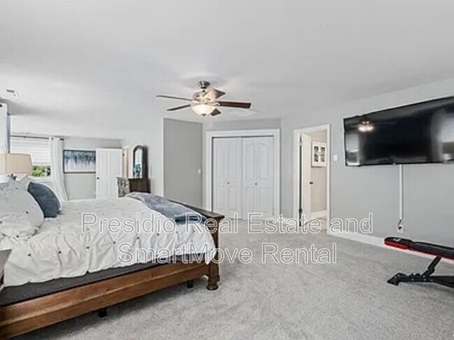Building Photo - 10927 S Lostwood Dr