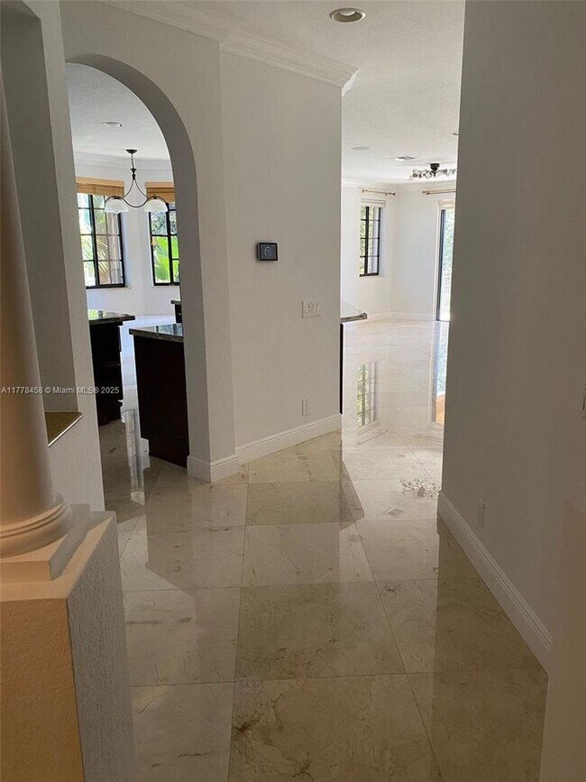 Building Photo - 2795 Kinsington Cir