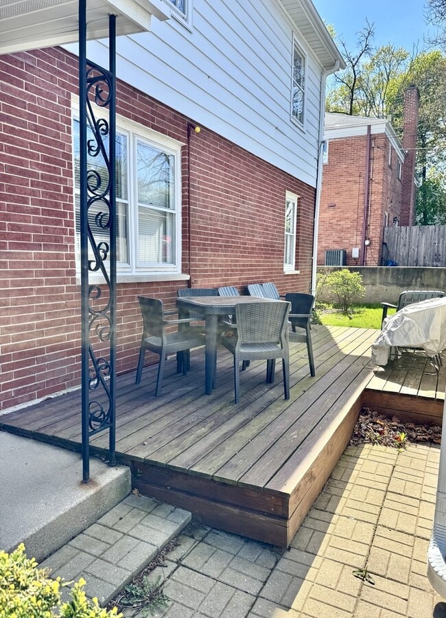 Building Photo - 580 Ivy Ct