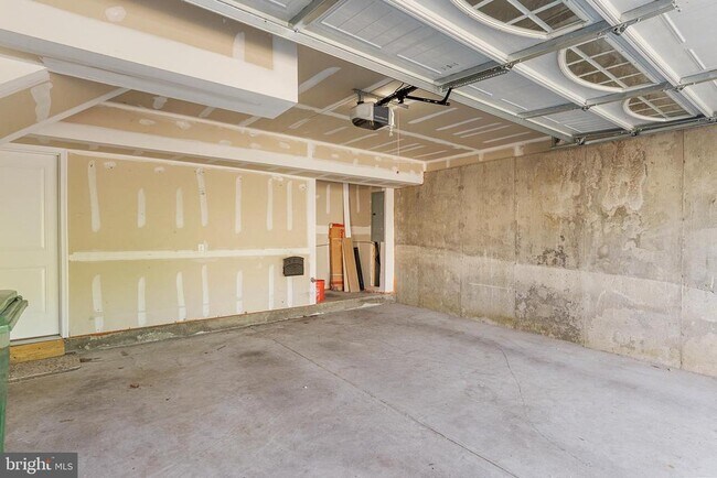 Building Photo - 18 Grace Dr