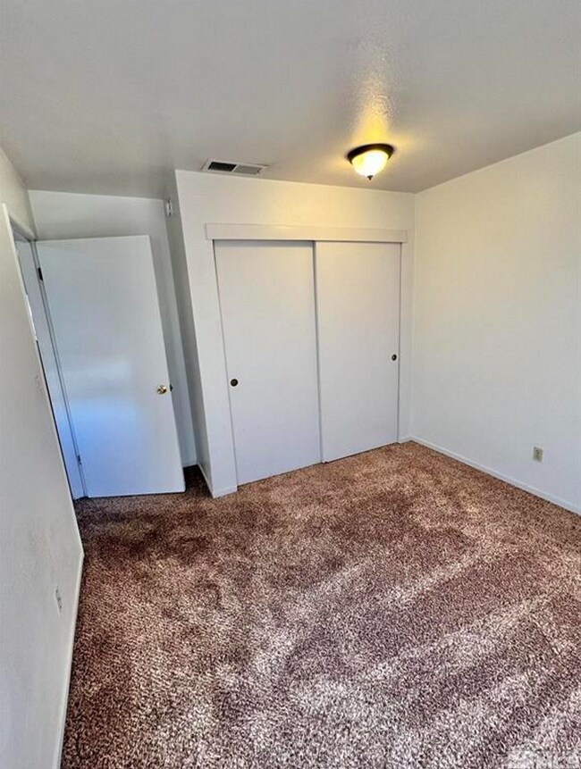 Building Photo - 1527 Steven Ct