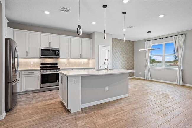 Building Photo - 10437 SW Captiva Dr