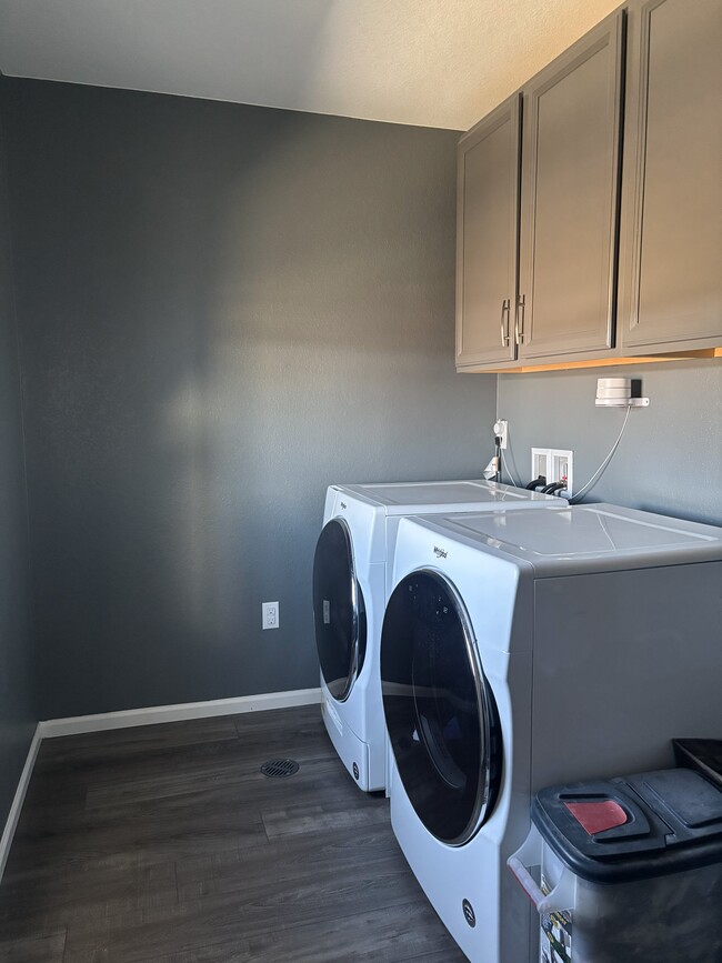 Building Photo - 2828 Low Meadow Blvd