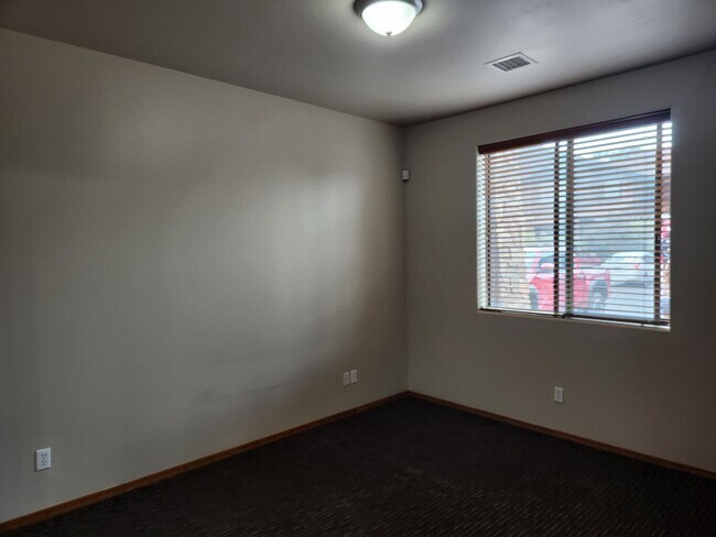 Building Photo - 200 E Malibu Dr