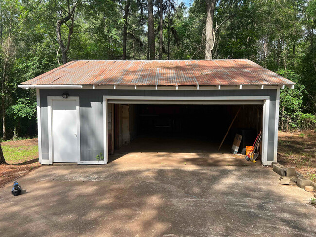 Building Photo - 260 Clay Hill Rd