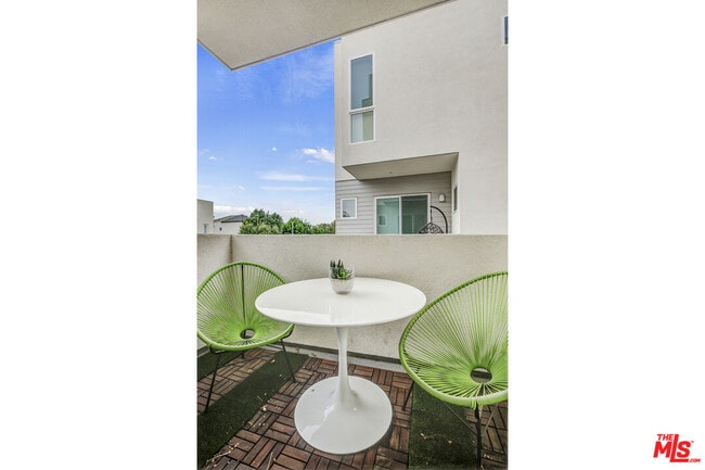 Building Photo - 10907 Otsego St