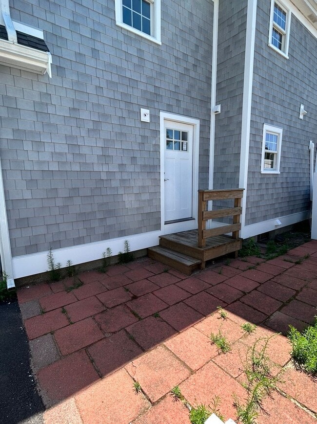 Building Photo - Merriwood Condo-9B