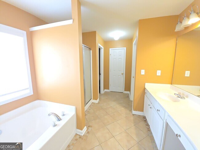 Building Photo - 273 Winthrop Ln