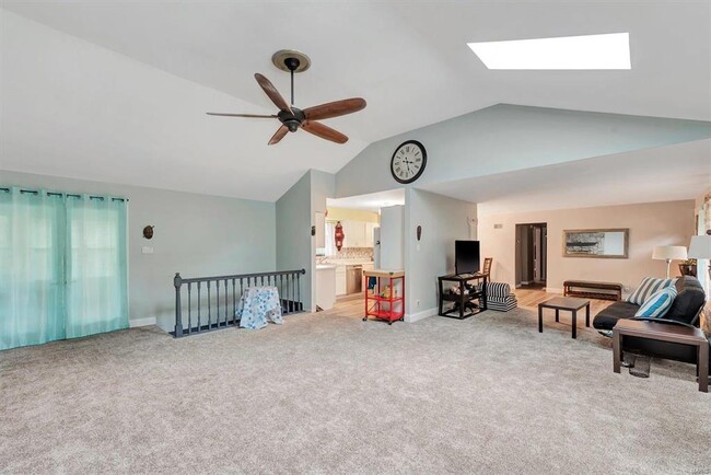 Building Photo - 14 Shireford Ln