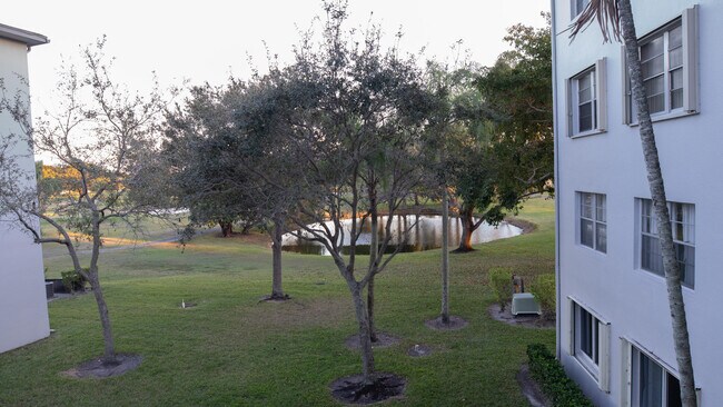 Building Photo - 400 SW 134th Way