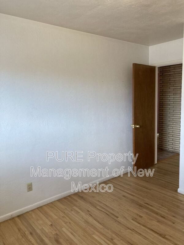 Building Photo - 712 Cagua Dr NE