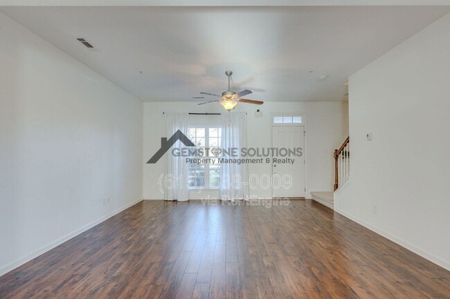 Building Photo - 304 Oldbury Ln