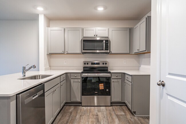 Building Photo - 207 1st St