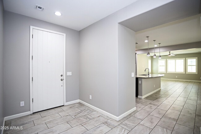 Building Photo - 4116 S Greythorne Way